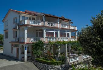 lopar 239 has Balcony rooms