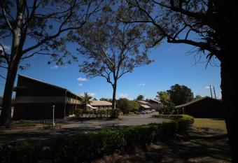 Molly Morgan Motor Inn allows 18 year olds to book a room