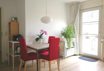 Quiet City-Apt, 4min City-Center, 18min Fair N  rnberg!!! has Balcony rooms