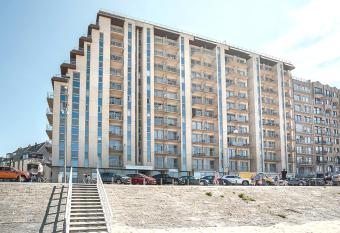 Holiday Suites Blankenberge allows 18 year olds to book a room