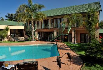 Claires of Sandton Luxury Guest House has Balcony rooms