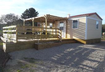 Lous Roussels allows 18 year olds to book a room