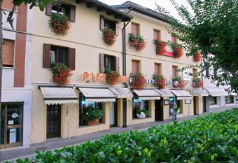 Hotel Ristorante Cigno has Balcony rooms