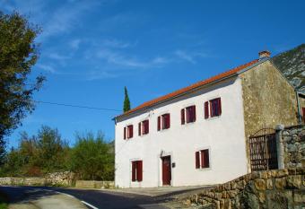 Altes Bauernhaus has Balcony rooms