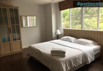 Jomtien Beach Penthouses Condo has Balcony rooms