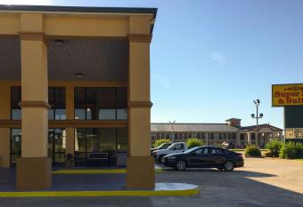 Super Inn and Suites Philadelphia has Smoking rooms