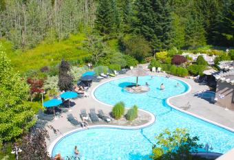 Hilltop Inn - Salmon Arm allows 18 year olds to book a room
