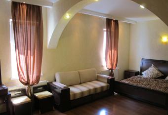 Shanhai-Blues has rooms with a private hot tub