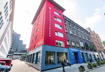 DJH Jugendg  stehaus Adolph Kolping allows 18 year olds to book a room