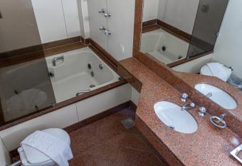 Riale Imperial Flamengo has rooms with a private hot tub