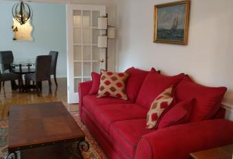 University City Guest House has Balcony rooms