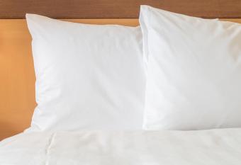 Holiday Inn Express & Suites Winona has rooms with a private hot tub