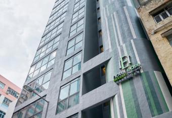 Hotel Ease Access Tsuen Wan allows 18 year olds to book a room