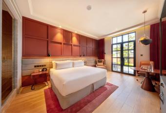 Melia Shanghai Parkside has Balcony rooms