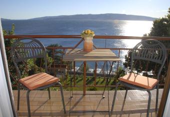 Apartment Lebinac 2 has Balcony rooms