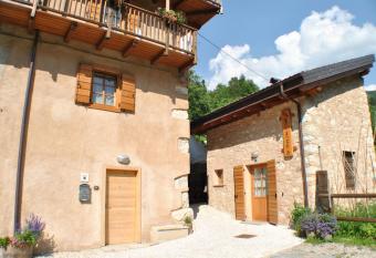 B&B Arlanch 8 has Balcony rooms