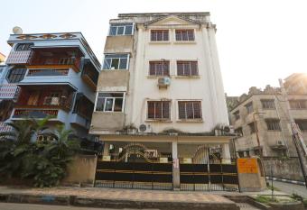OYO Silver Inn Near Acropolis Mall allows 18 year olds to book a room