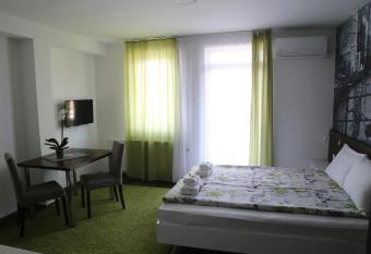 SAPA Studios & Apartments has Balcony rooms