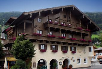 Landhotel Kaserer has Balcony rooms