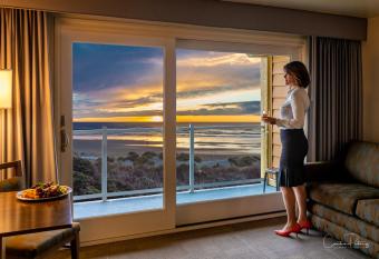 Driftwood Shores Resort has Balcony rooms