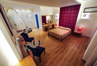 Kleopatra Inn has Balcony rooms