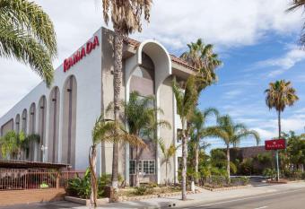 Ramada by Wyndham Oceanside allows 18 year olds to book a room