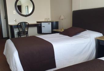 Departamento C  ntrico has rooms with a private hot tub