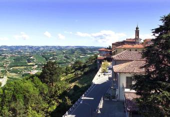 Rocche Costamagna Art Suites has Balcony rooms