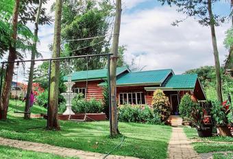 Dahilayan Comfy Cabin has Balcony rooms