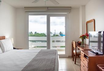 Blu Hotel by Tamaca has Balcony rooms