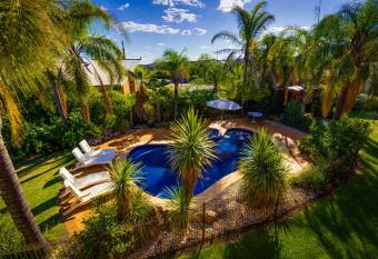 Crystal Fountain Motel Albury allows 18 year olds to book a room