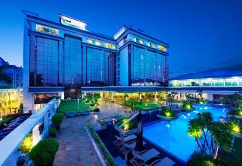 Grand Hotel Preanger has Smoking rooms