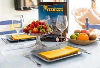 La Habana Apart Hotel has Balcony rooms