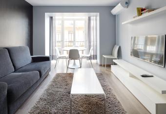 Gros City Apartments allows 18 year olds to book a room