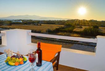 Villa Iokasti has Balcony rooms