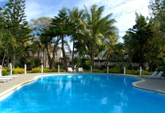 3 bedrooms house with shared pool and enclosed garden at Pereybere 1 km away from the beach has Balcony rooms