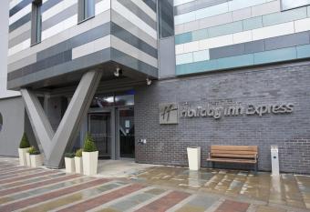 Holiday Inn Express Manchester City Centre Arena, an IHG Hotel allows 18 year olds to book a room