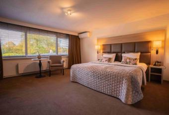 Hotel Laurabos has Balcony rooms