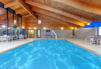 AmericInn by Wyndham Mankato Event Center allows 18 year olds to book a room