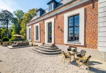 La Ragoti  re has Balcony rooms