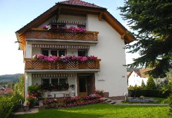 Villa Bellevue has Balcony rooms
