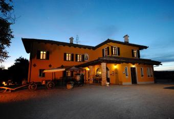 Agriturismo Ca  Brus   allows 18 year olds to book a room