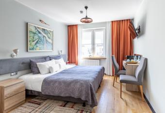 Apartamenty Efekt 72 allows 18 year olds to book a room
