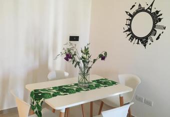 Hermoso departamento con piscina y cochera has Balcony rooms