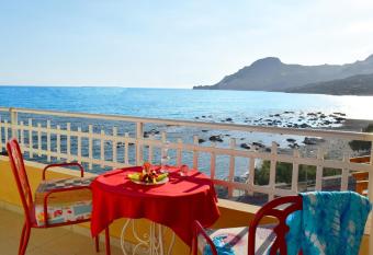 En Plo Studios & Apartments has Balcony rooms