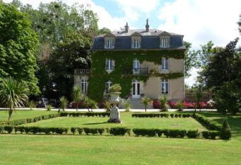 Manoir de la Marjolaine allows 18 year olds to book a room