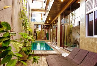 Hotel Sico allows 18 year olds to book a room