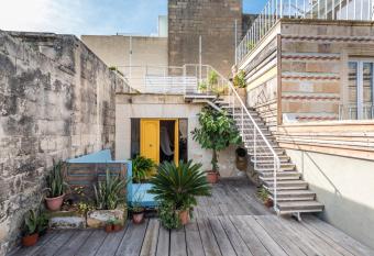 Valletta Lucente Guest House has Balcony rooms