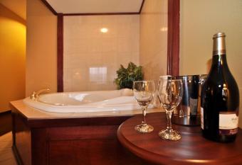 Best Western Plus Fredericton Hotel & Suites has rooms with a private hot tub