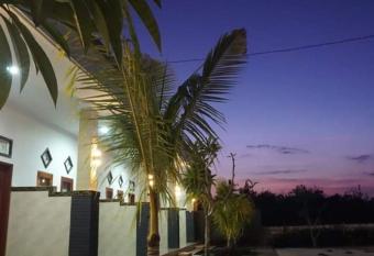 Ega Homestay has Balcony rooms